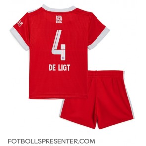 Bayern Munich Matthijs de Ligt #4 Hemmatröja Barn 2022-23 Kortärmad (+ korta byxor)